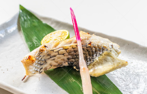 チヌの塩焼きの写真
